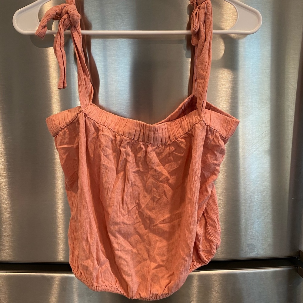 Cute vacation crop top with toe straps